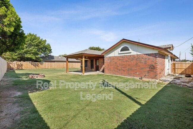 Building Photo - 327 Alyse Rd