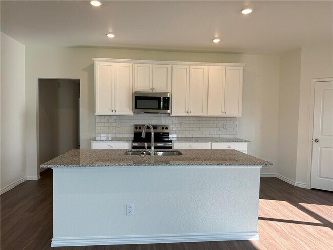 Building Photo - 501 Double Vision Rd