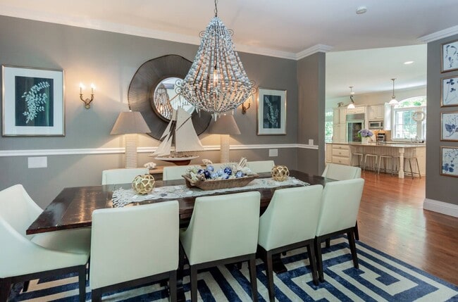 Building Photo - 6 Old School House Ln