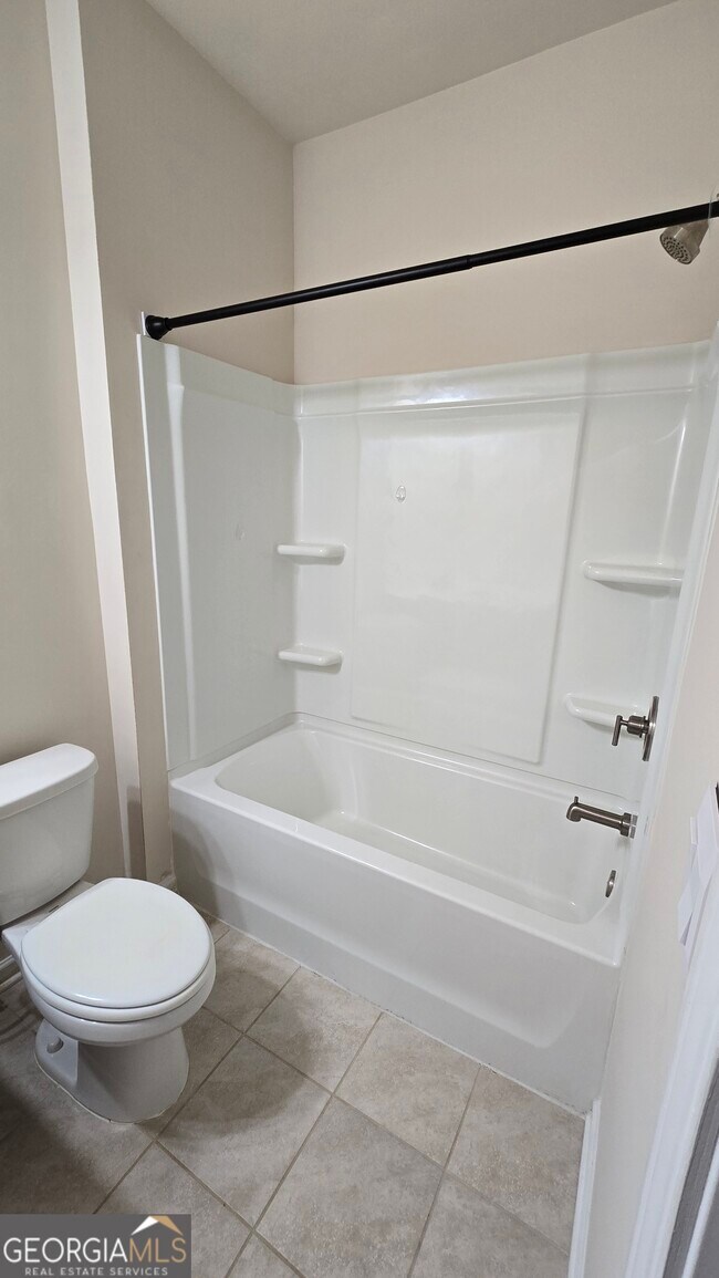 Building Photo - 13106 Vista Dr SE