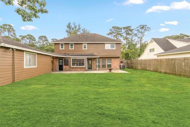 Building Photo - 560 Landfall Ln