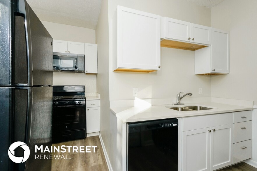 Building Photo - 664 S 27th St