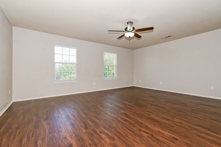 Building Photo - 309 Coneflower Dr