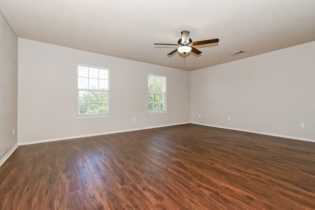 Building Photo - 309 Coneflower Dr