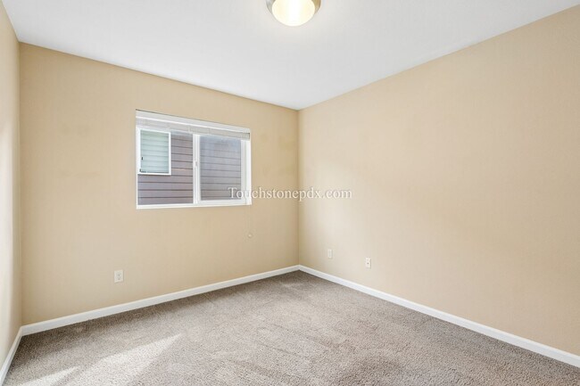 Building Photo - Spacious 4 BR 2.5 BA Home in Damascus