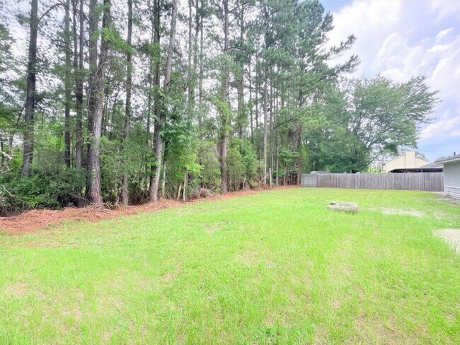 Building Photo - 236 Woodbridge Rd