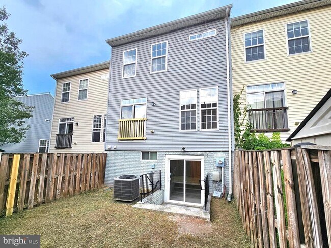 Building Photo - 15328 Elizabeth Burbage Loop