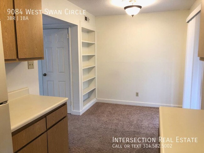 Building Photo - Spacious 3bd/1ba Brentwood Forest Condo