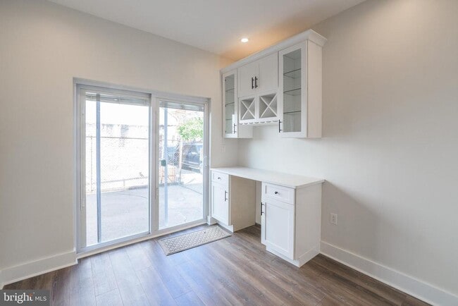 Building Photo - 2106 Manton St