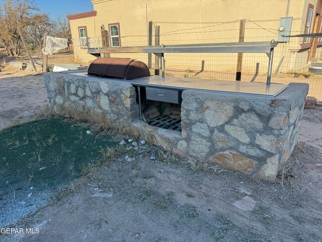 Building Photo - 241 Passmore Rd