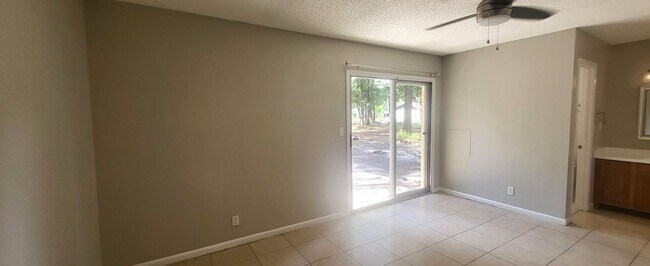 Building Photo - Updated 1BR/1BA Ortega Farms Apartment