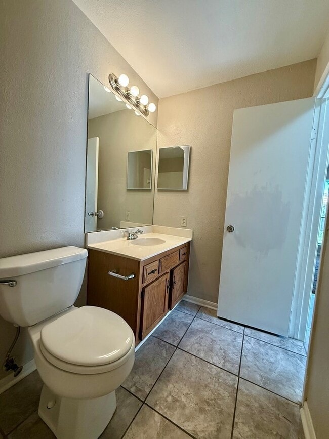 Building Photo - 4411 Rattan Ave