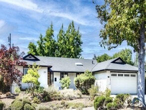 Building Photo - 1038 Enderby Way