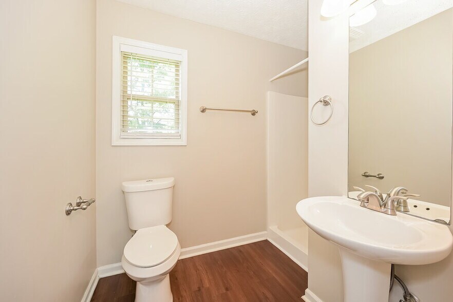 Building Photo - 165 Brookview Cir