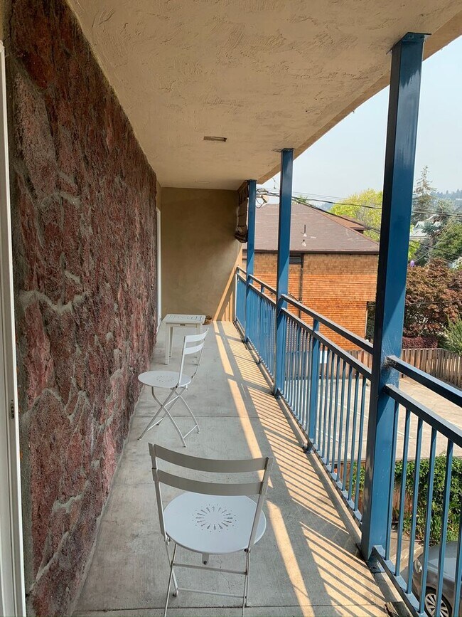 Interior Photo - 1624 Milvia Street