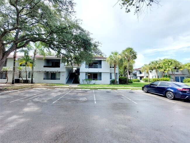 Building Photo - 641 Lyons Rd