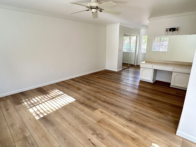 Building Photo - HOUSE - SEDONA - ROLLING HILLS ESTATES