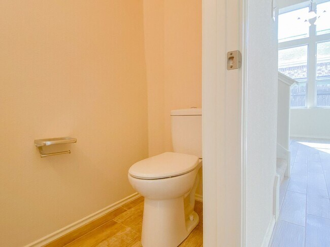 Building Photo - 12021 Pecangate Way