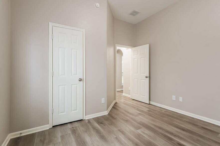 Building Photo - 13606 Caney Springs Ln
