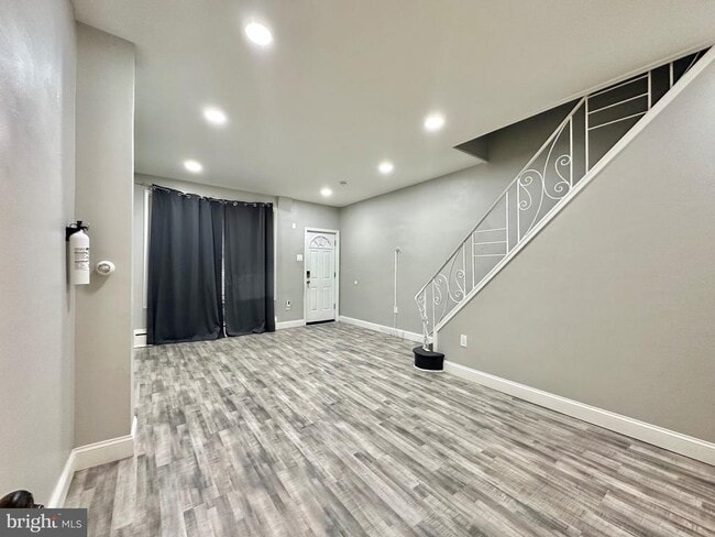Building Photo - 2207 S Bonsall St