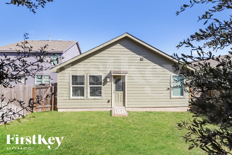 Building Photo - 14030 Silos Meadows