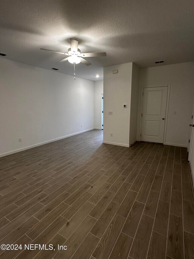 Building Photo - 1684 Pacifico Wy