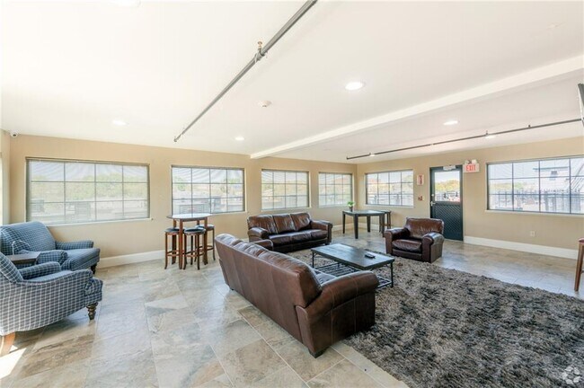 Building Photo - 12 Valley St