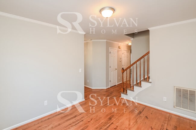 Building Photo - Lovely 3BR Colonial with Attached Garage!