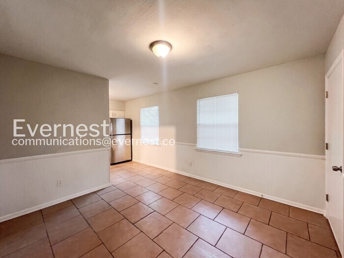 Building Photo - 856 White Clover Ln