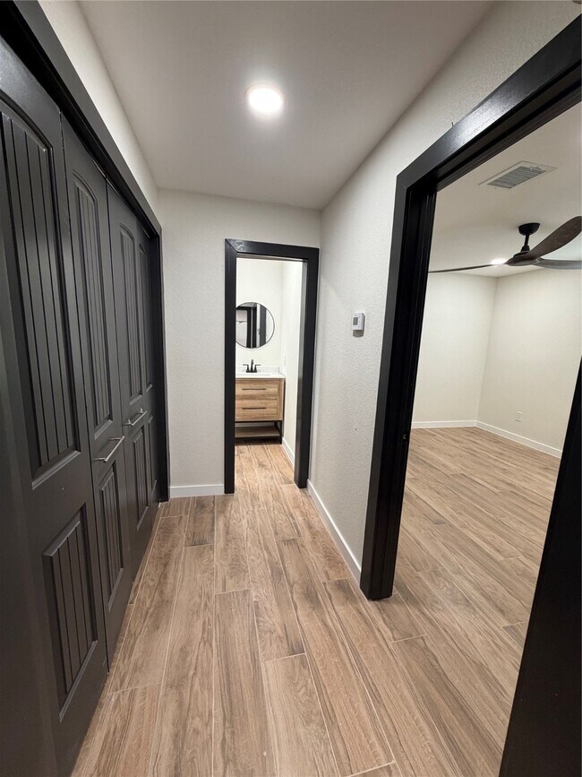 Building Photo - 4607 Billingsley St