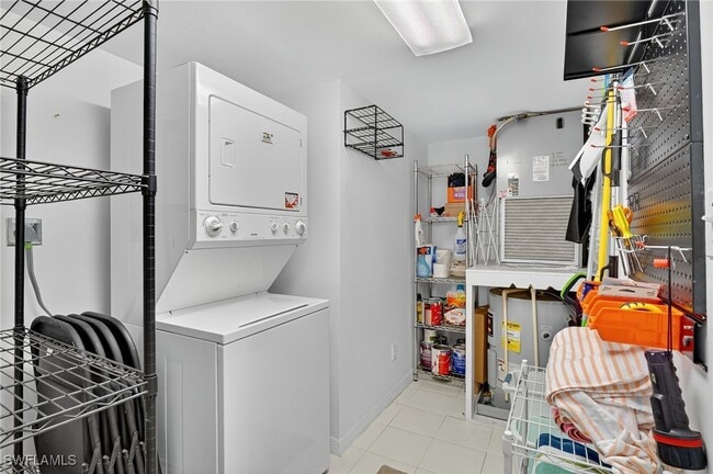 Building Photo - 705 Augusta Blvd