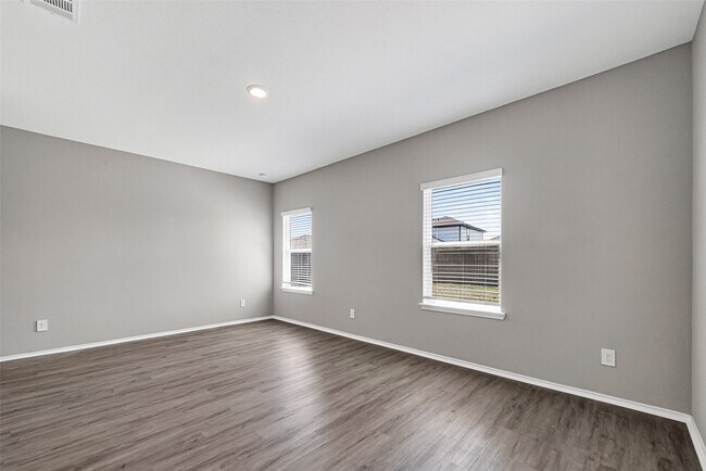 Building Photo - 14529 Lily Plns Dr