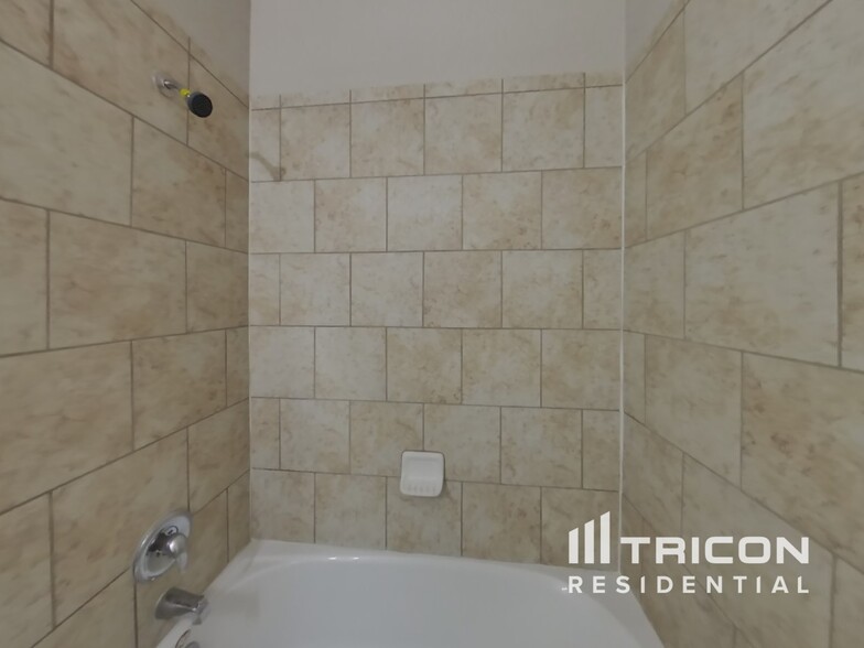 Building Photo - 9047 Kissena Park