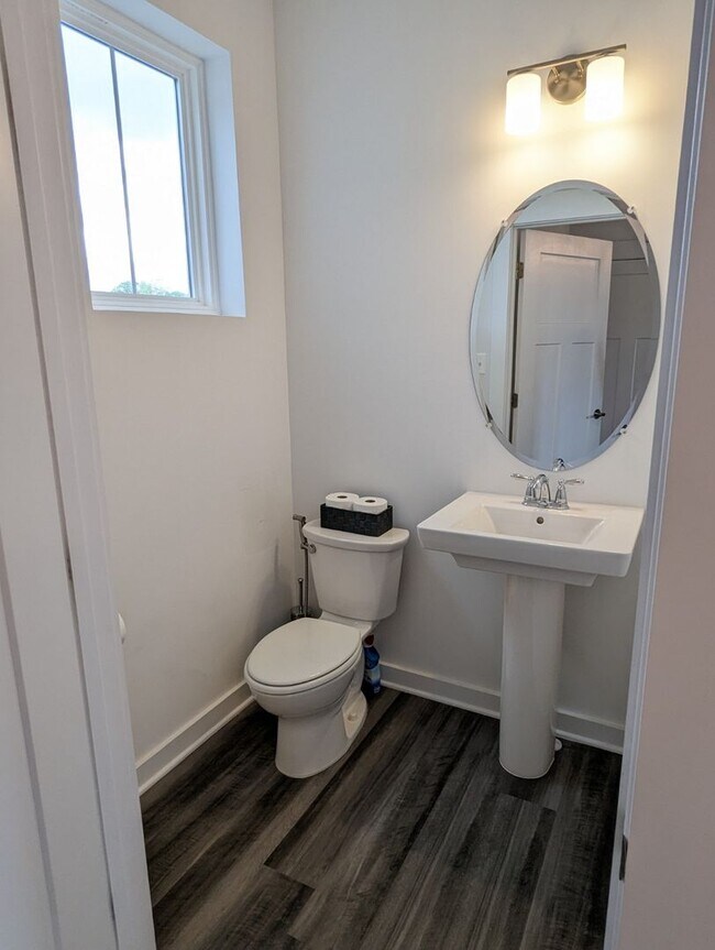 Building Photo - 1207 Marsalis Pl