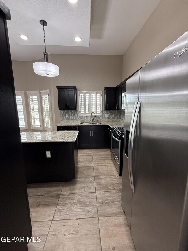 Building Photo - 12551 New Dawn Dr