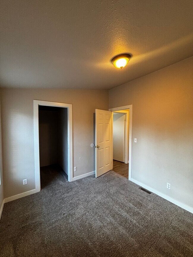 Building Photo - 208 Central Ave