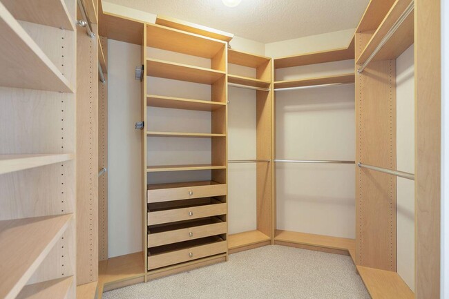 Building Photo - 403 S Sapodilla Ave