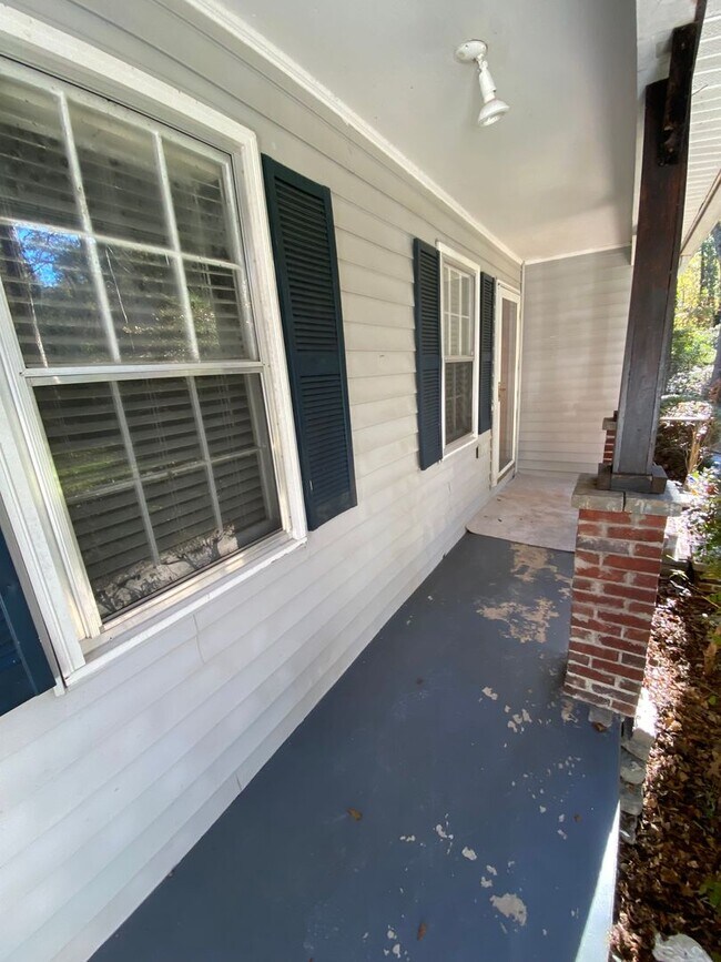 Building Photo - Watkinsville Gem! Cul-de-Sac + Creek Frontage in Cedar Hills