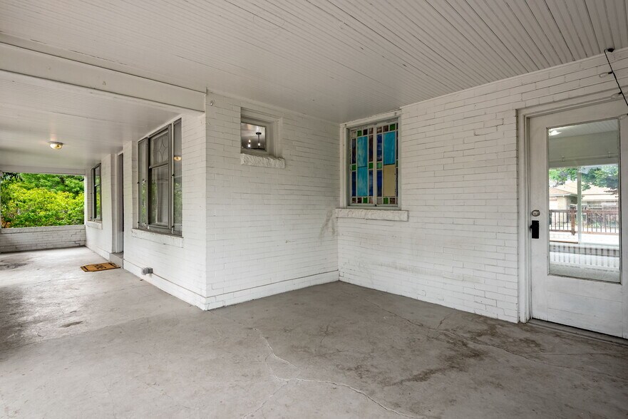 Building Photo - 1478 S University Blvd