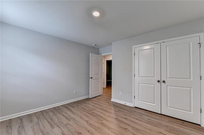 Building Photo - 175 Grey Falcon Ave