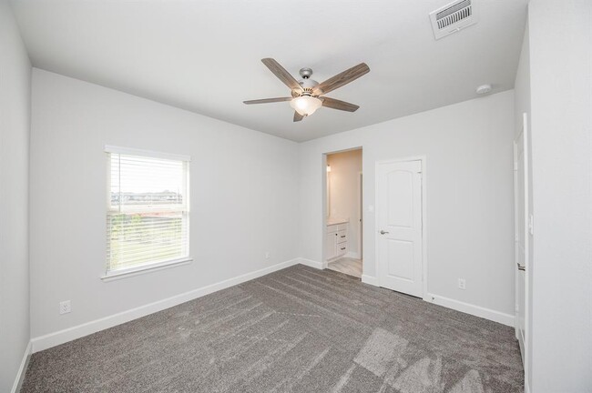 Building Photo - 29819 Breezy Pnes Lp