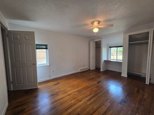 Building Photo - Beautifully Kept 2 Bedroom Home in Penn Hi...