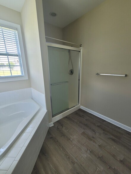 Building Photo - 32818 Almwick Ln