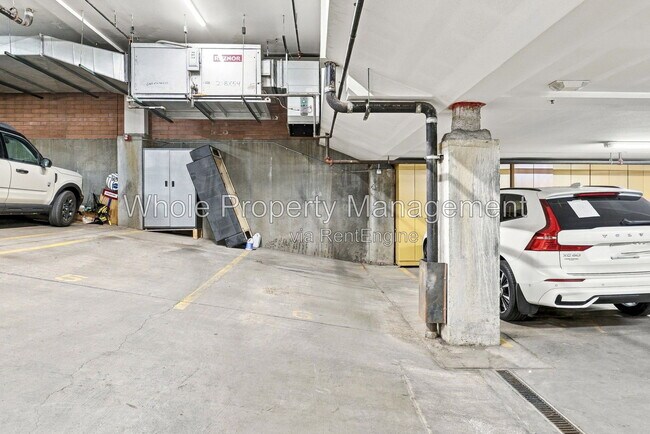 Building Photo - 2245 Blake St