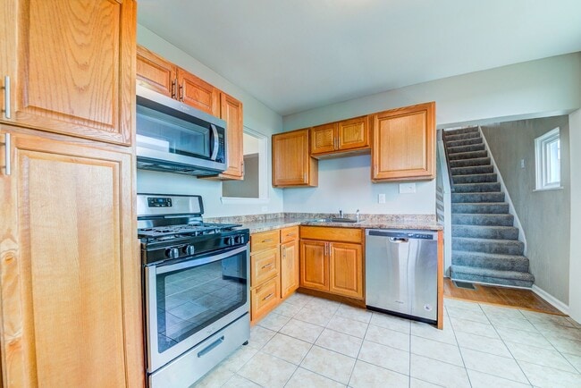 Building Photo - Available JULY 2026  - RENOVATED 3 Bedroom Home w/ Garage, City Views + MORE!
