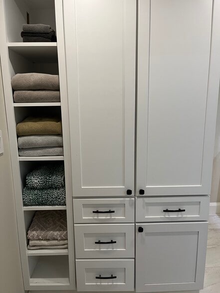 Building Photo - 4732 Harriet Ave