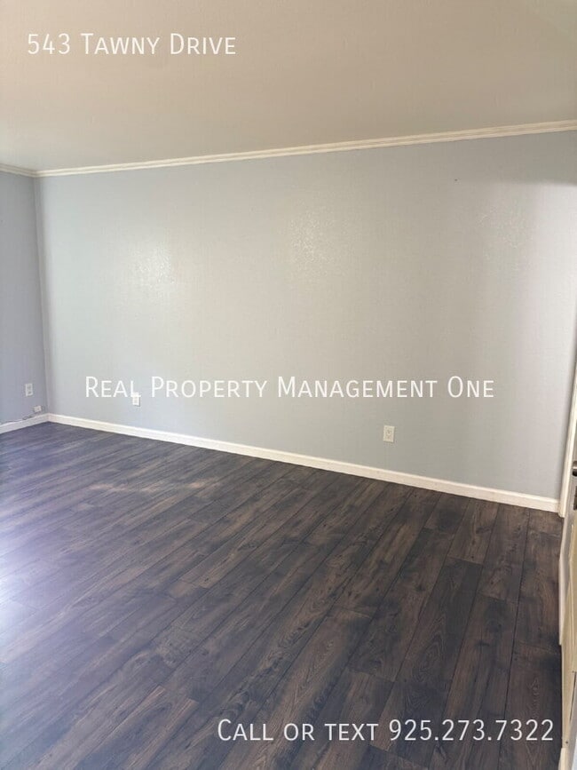 Building Photo - 543 Tawny Dr