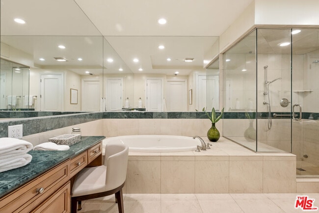 Building Photo - 132 S Maple Dr