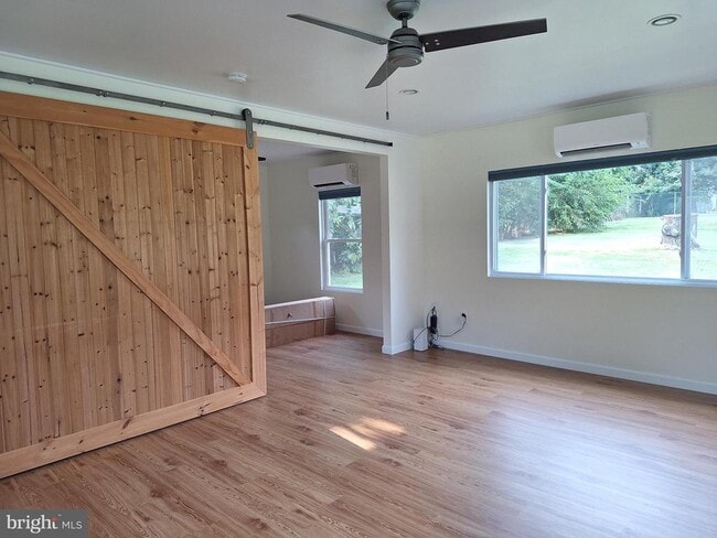 Building Photo - 928 Nixon Dr