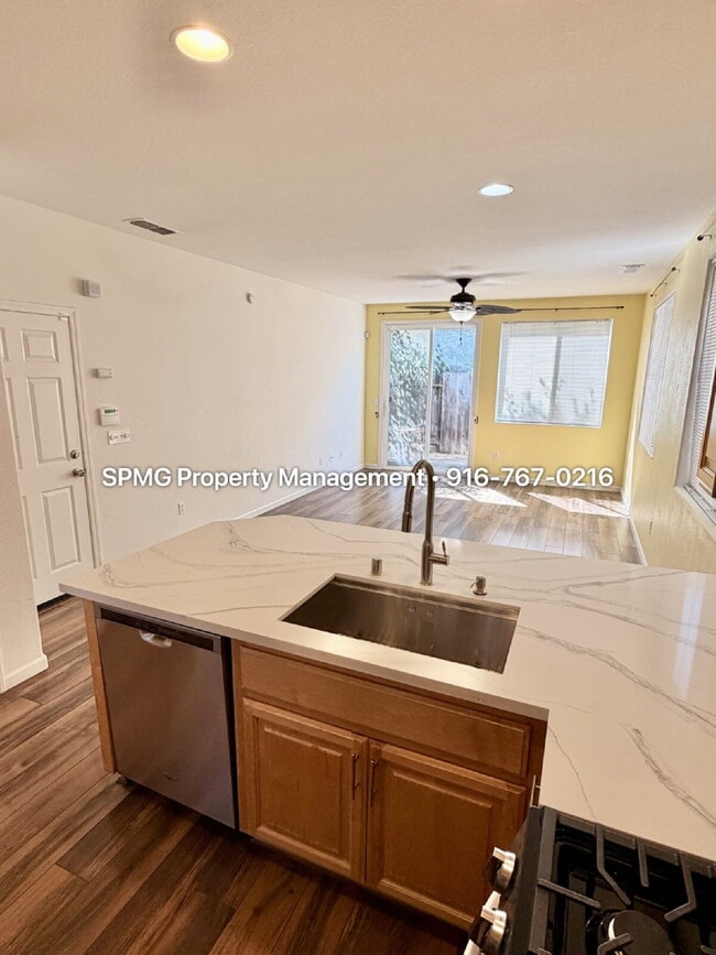 Building Photo - Beautifully Maintained 3 Bed / 2.5 Bath Home in South Natomas — New Appliances & Community Amenit...